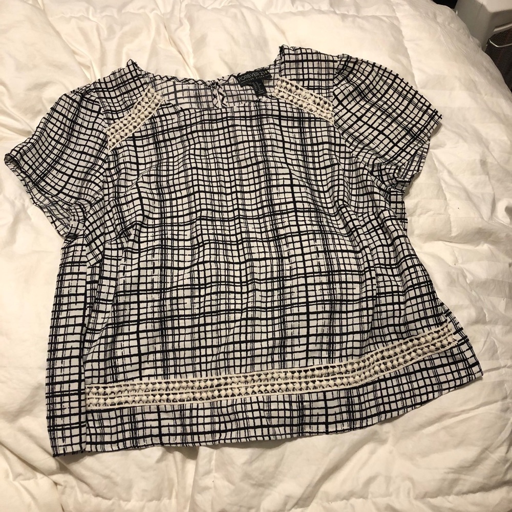 Cute black and white F21 blouse